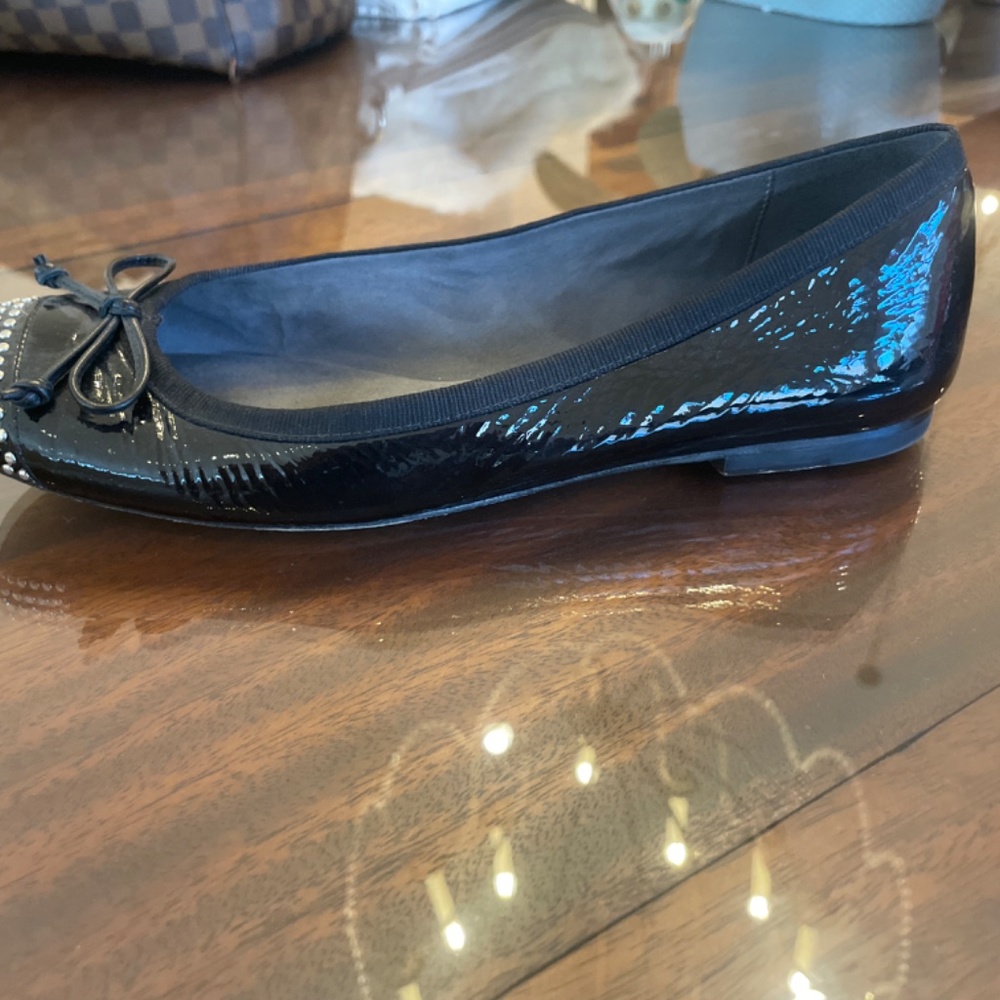 Flats - Picture 2 of 5